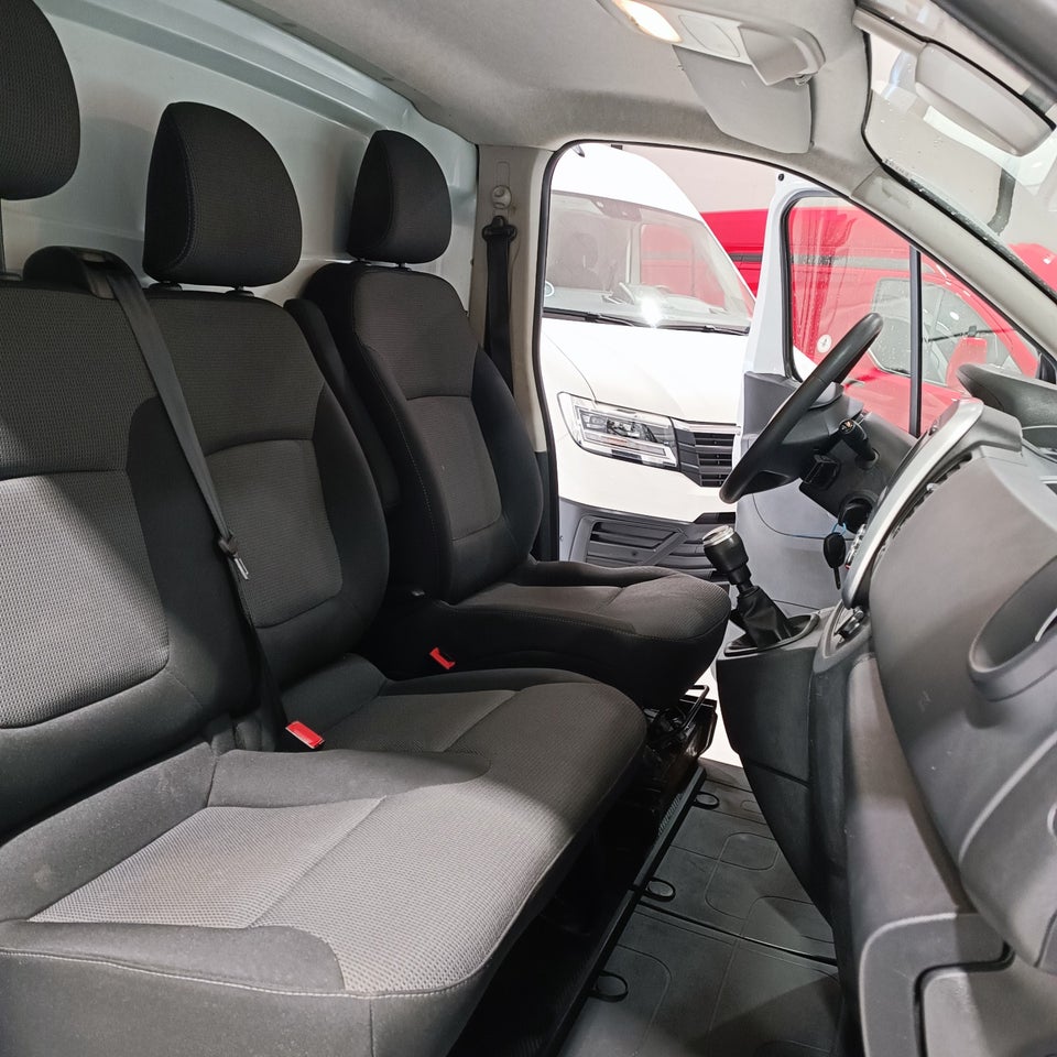Renault Trafic T29 2,0 dCi 145 L2H1