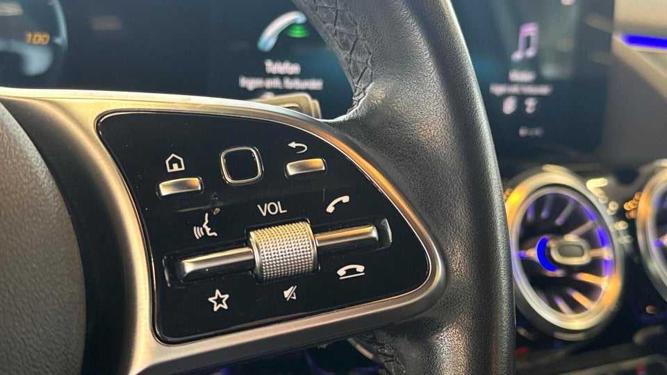 Mercedes EQA300 Progressive 4Matic 5d