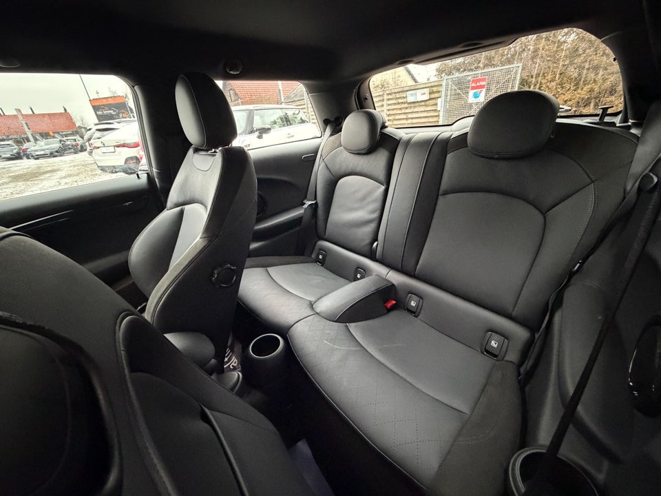 MINI Cooper SE Trim L 3d