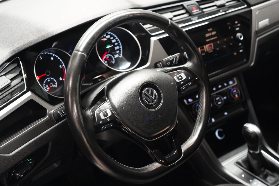 VW Touran 1,6 TDi 115 Comfortline Connect DSG 7prs 5d