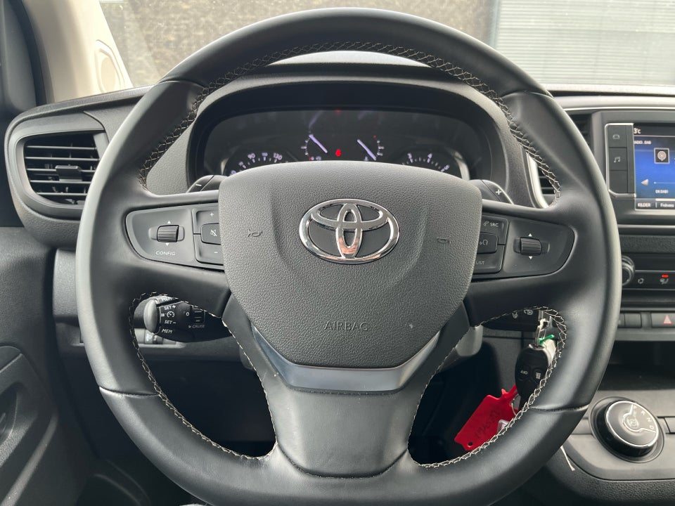 Toyota ProAce 2,0 D 144 Long Comfort Master aut. 4d