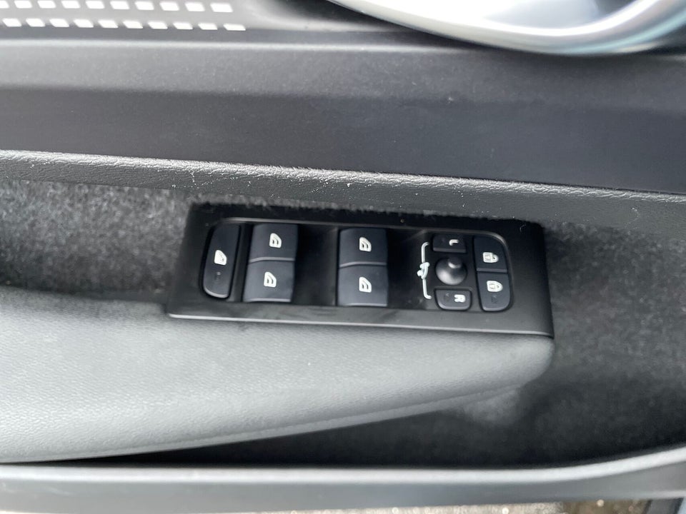 Volvo XC40 P8 ReCharge Twin R-Design 5d