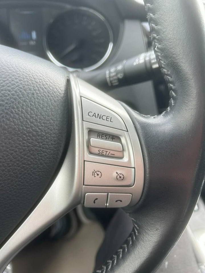 Nissan Qashqai 1,6 dCi 130 Tekna 5d