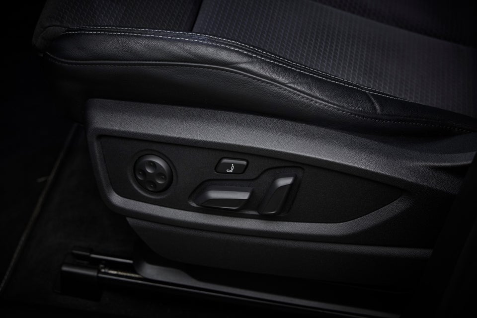 Audi Q5 55 TFSi e S-line quattro S-tr. 5d