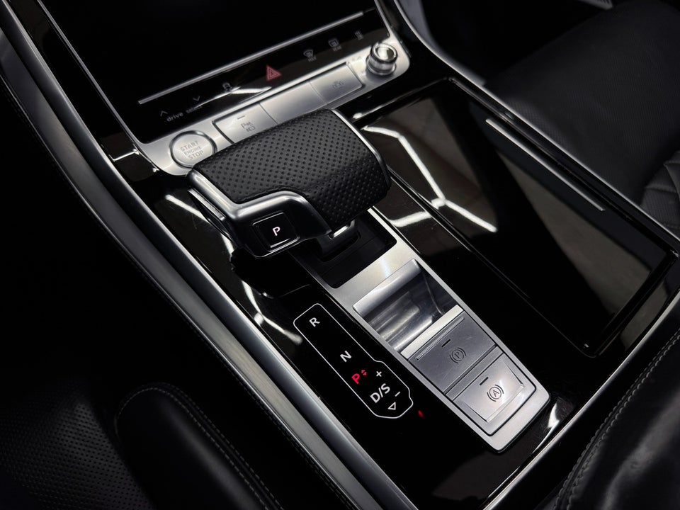 Audi Q8 50 TDi S-line quattro Tiptr. 5d