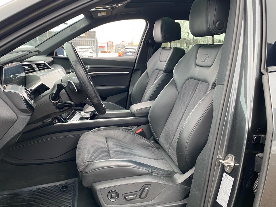 Audi e-tron 55 S-line quattro 5d