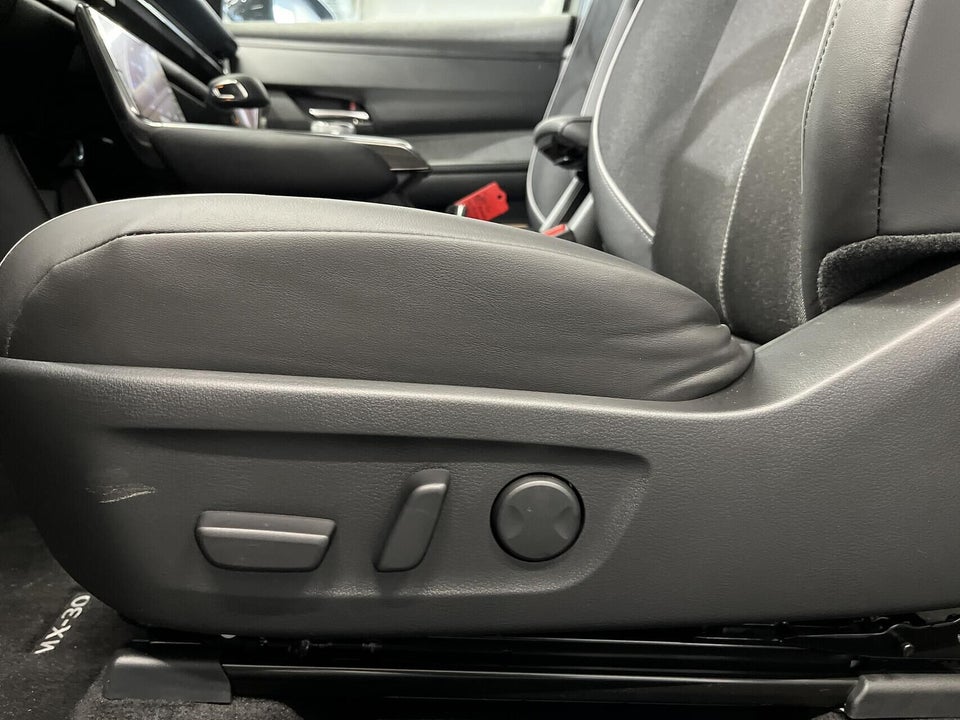 Mazda MX-30 0,8 e-SkyActiv R-EV Makoto 5d