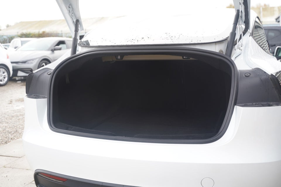 Tesla Model 3 Long Range AWD 4d