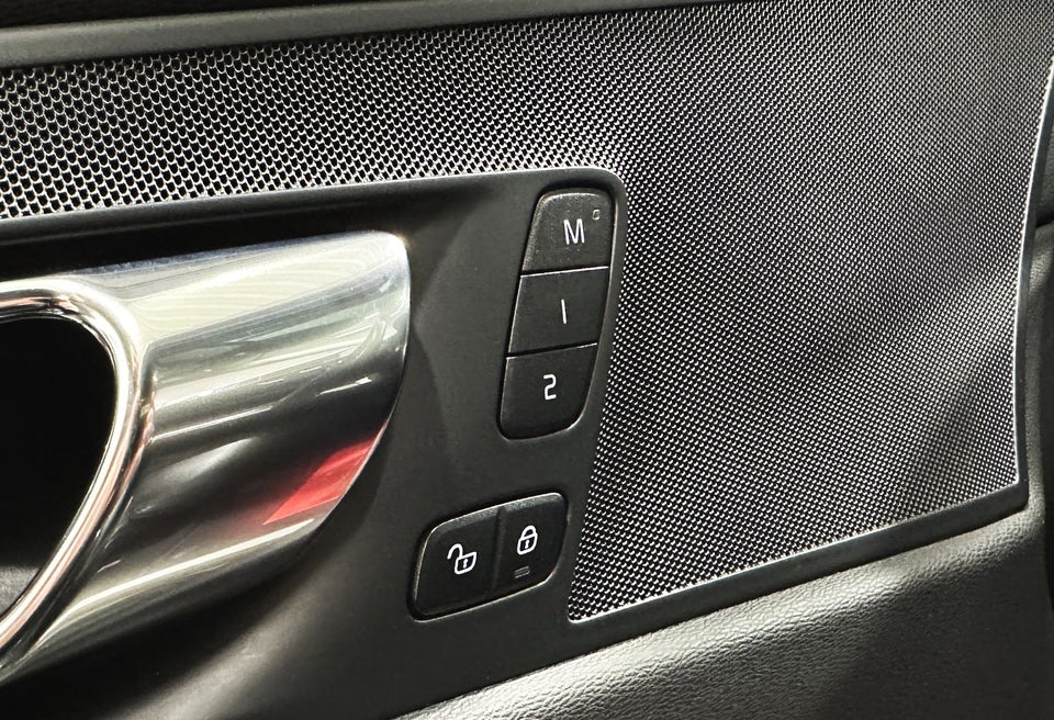 Volvo XC60 2,0 D4 200 Inscription aut. 5d