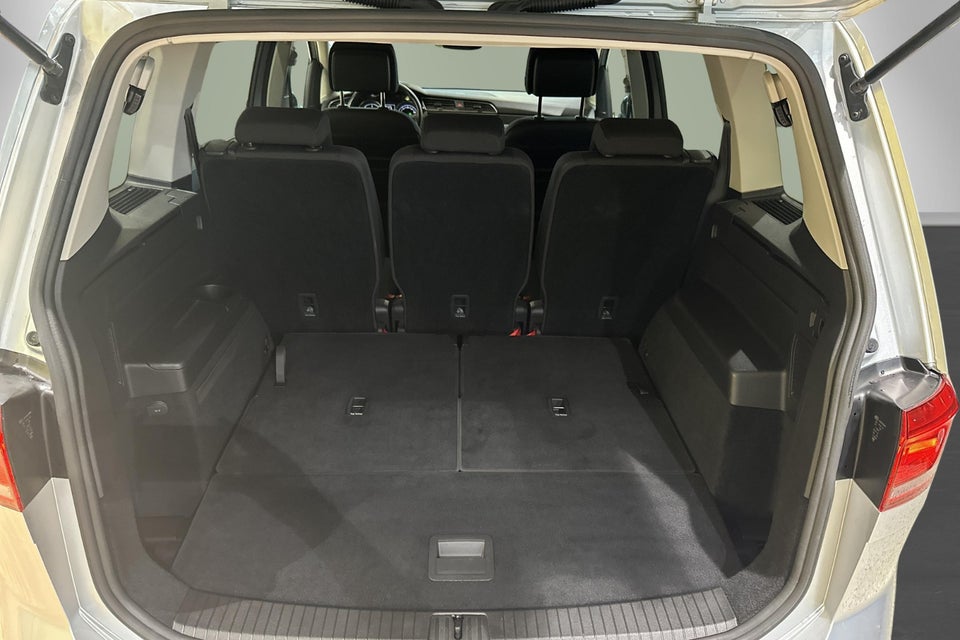 VW Touran 1,6 TDi 115 IQ.Drive 7prs 5d