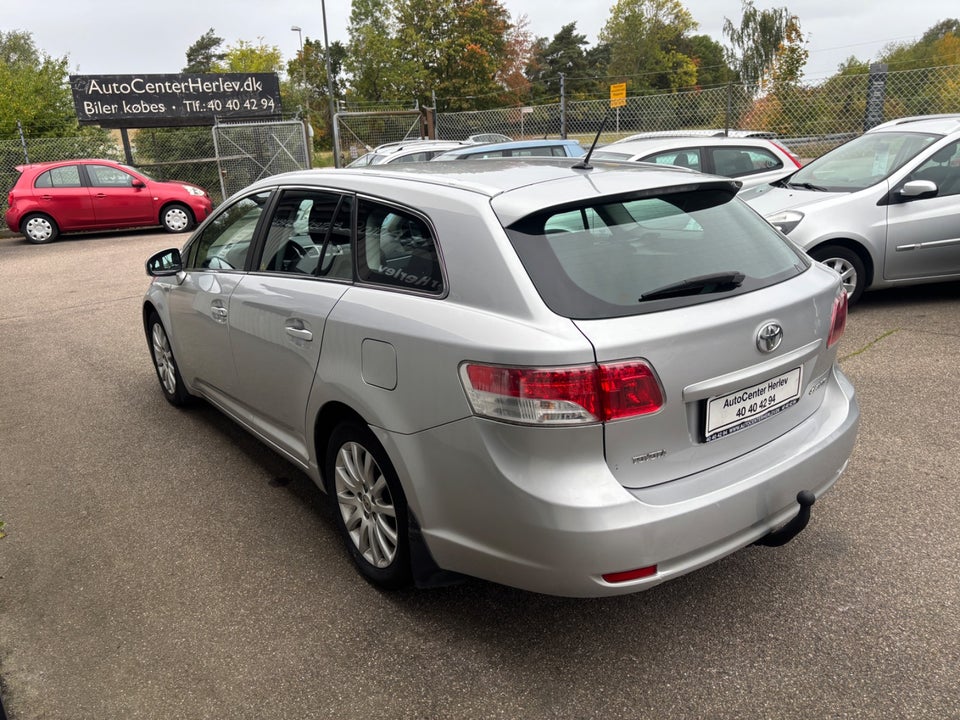Toyota Avensis 2,0 D-4D TX stc. 5d