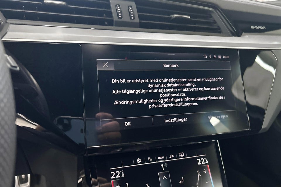 Audi Q8 e-tron 55 S-line quattro 5d