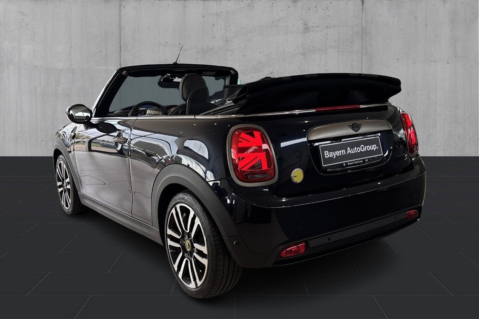 MINI Cooper SE Cabriolet 2d