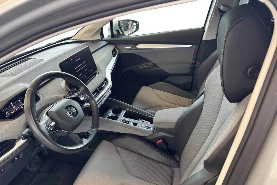 Skoda Enyaq 80 iV Loft 5d
