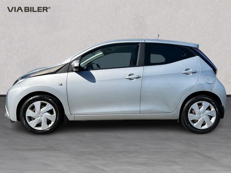 Toyota Aygo 1,0 VVT-i x-play 5d