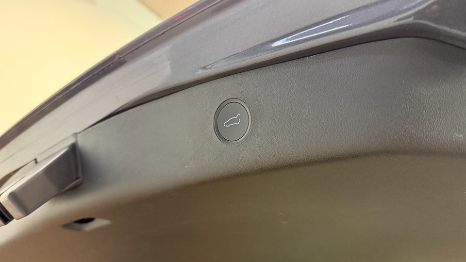 Tesla Model 3 Long Range AWD 4d