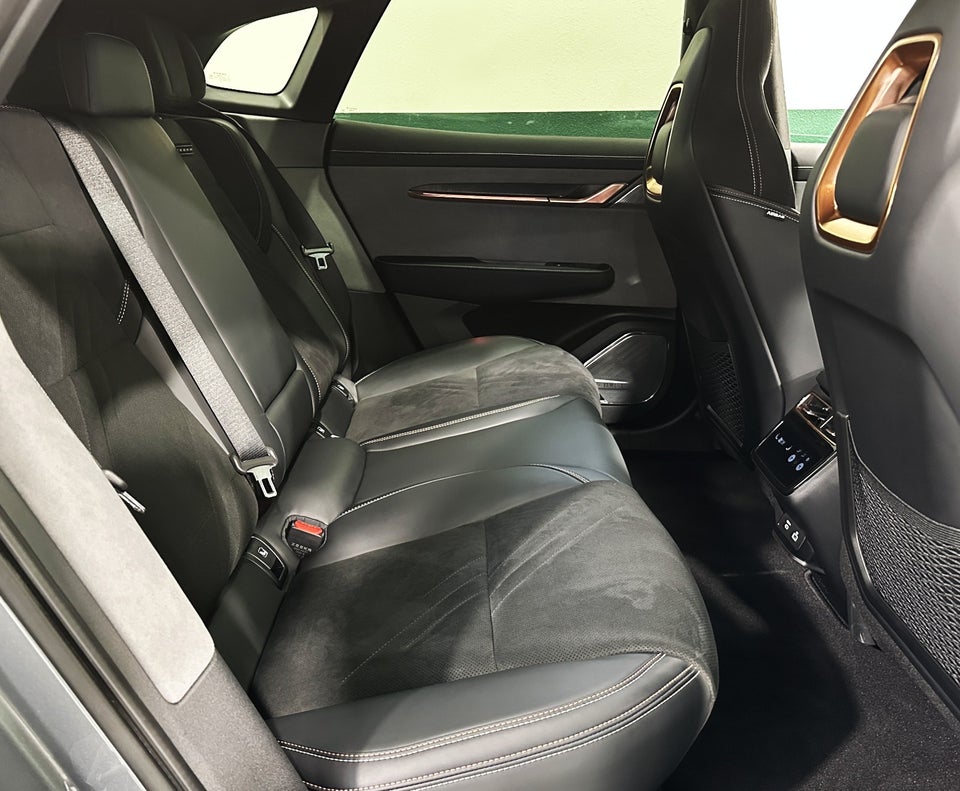 Zeekr 001 Privilege AWD 5d