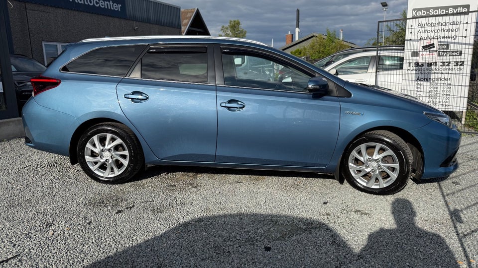 Toyota Auris 1,8 Hybrid H2 Comfort Touring Sports CVT 5d