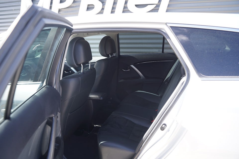 Toyota Avensis 2,0 D-4D T2 Premium stc. 5d