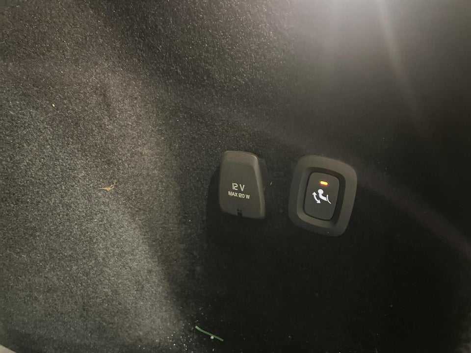 Volvo V60 2,0 T6 ReCharge R-Design aut. AWD 5d