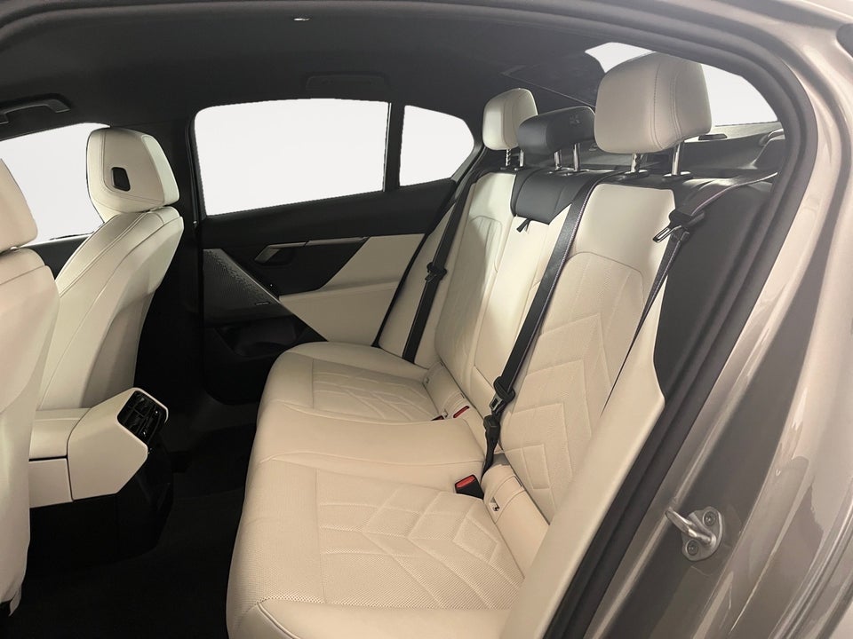 BMW i5 eDrive40 M-Sport Pro 4d