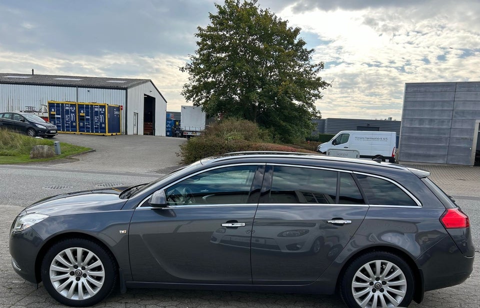 Opel Insignia 1,8 Cosmo Sports Tourer 5d