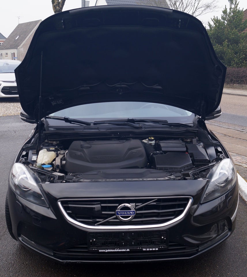 Volvo V40 2,0 D3 150 Momentum aut. 5d