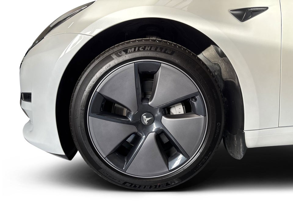Tesla Model 3 Long Range RWD 4d