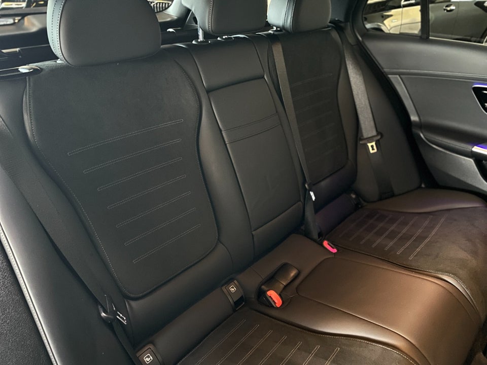 Mercedes C300 e 2,0 AMG Line stc. aut. 5d