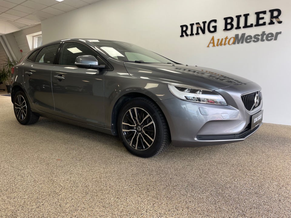 Volvo V40 2,0 D2 120 Momentum aut. 5d