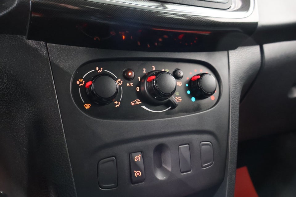 Dacia Logan 0,9 TCe 90 Ambiance MCV 5d
