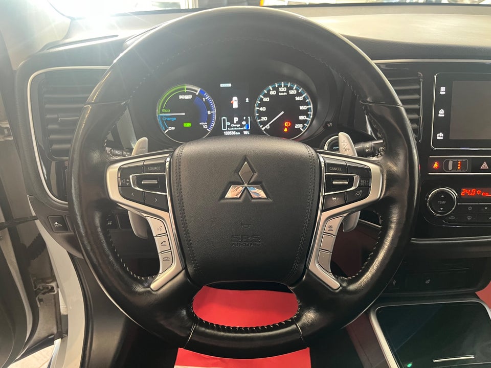 Mitsubishi Outlander 2,4 PHEV Intense CVT 4WD 5d