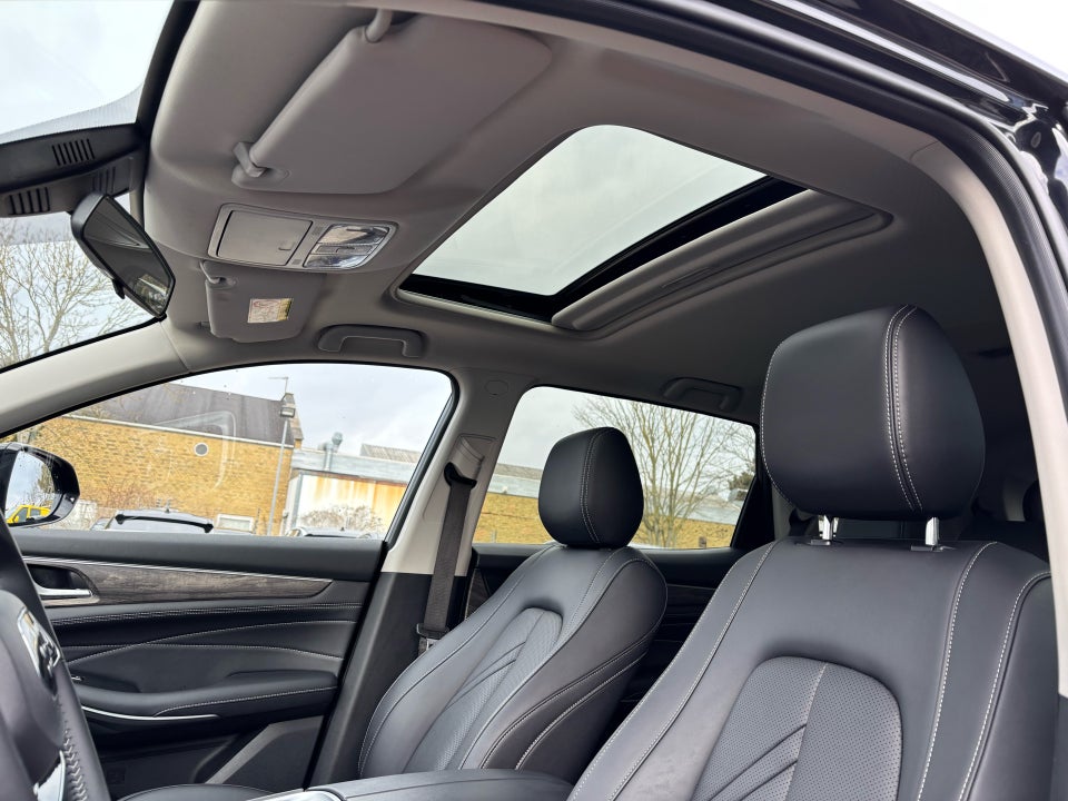 Navor E5 1,5 PHEV Rock 5d