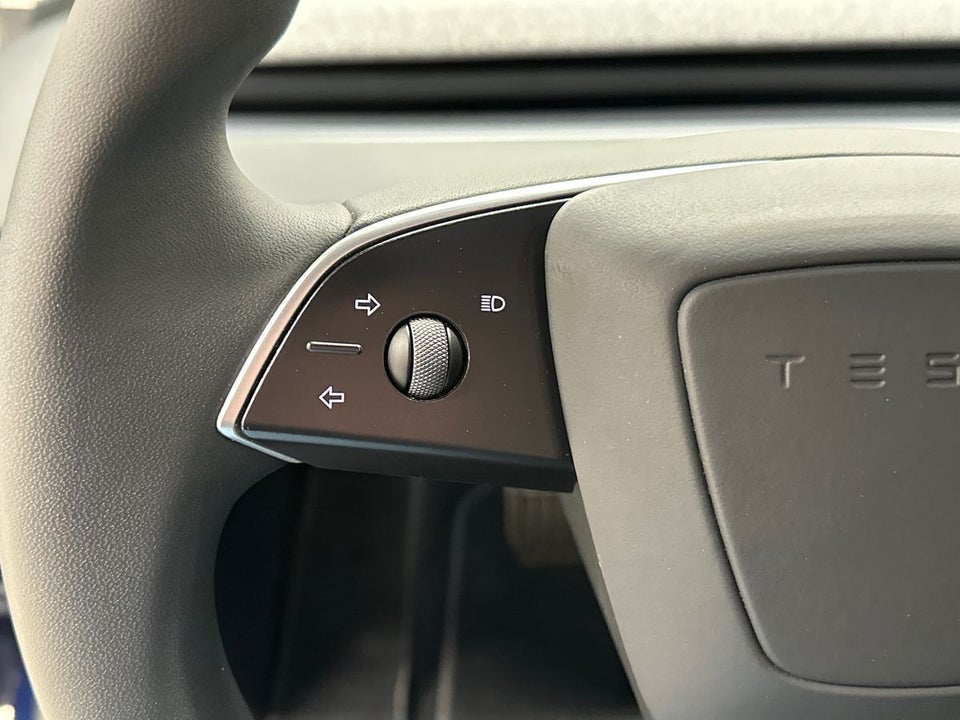 Tesla Model 3 RWD 4d