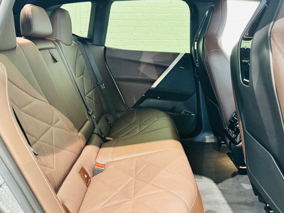 BMW iX xDrive40 Supercharged 5d