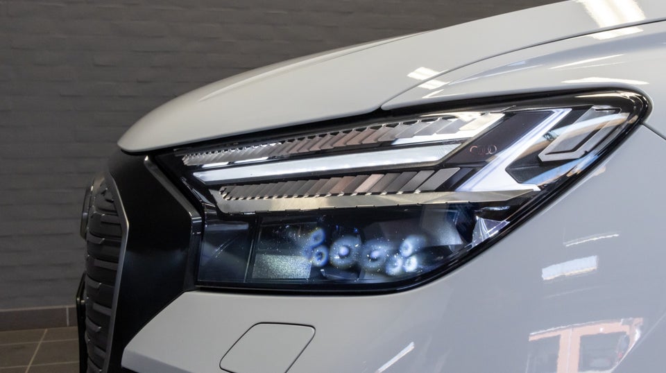 Audi Q4 e-tron 40 S-line 5d