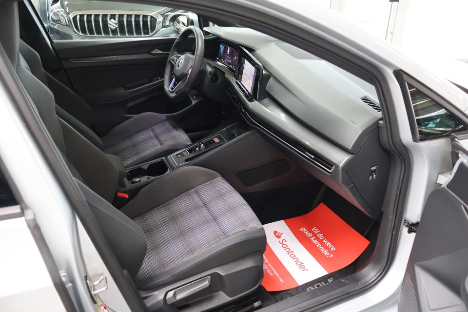 VW Golf VIII 1,4 GTE DSG 5d