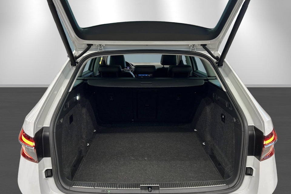 Skoda Superb 1,5 TSi 150 Business Executive Combi DSG 5d