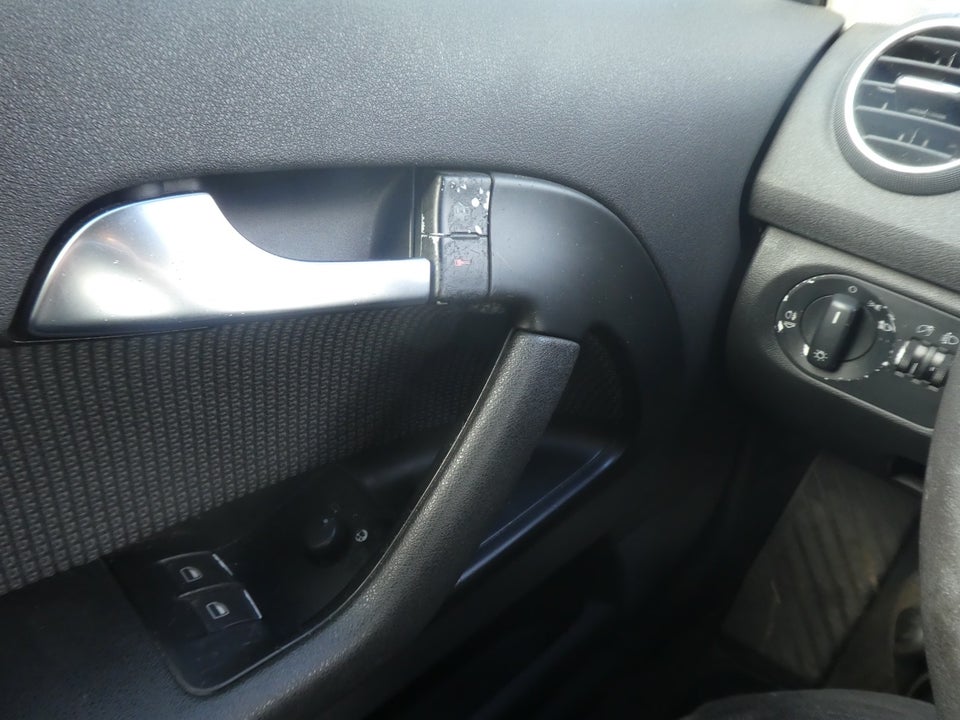 Audi A3 2,0 FSi Ambiente 3d