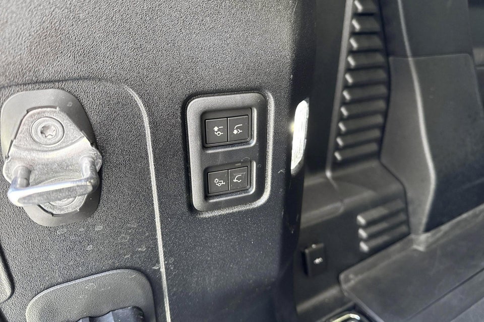 Land Rover Defender 90 3,0 D250 Hard Top X-Dynamic SE aut. Van 3d