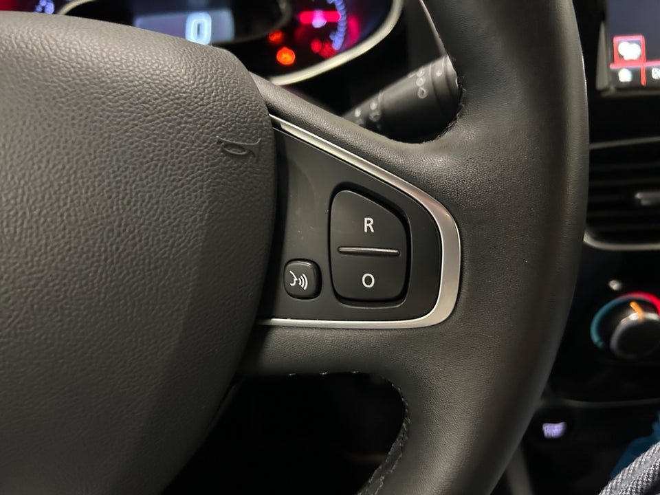 Renault Clio IV 1,5 dCi 90 Zen Sport Tourer 5d