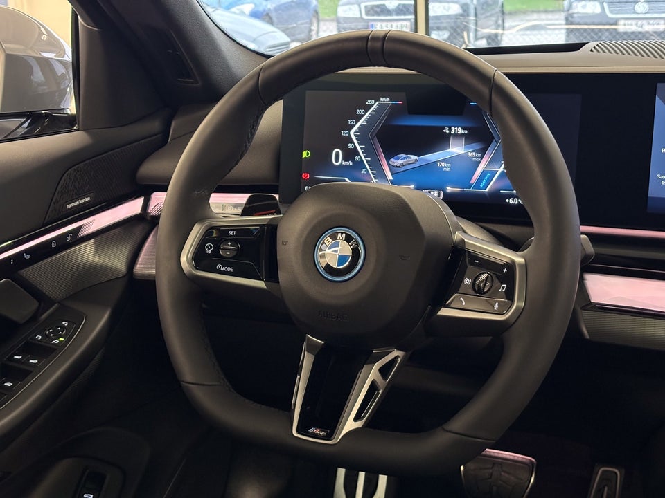 BMW i5 xDrive40 M-Sport 4d