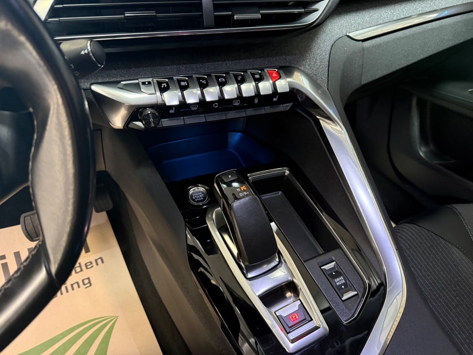 Peugeot 3008 1,6 Hybrid Allure EAT8 5d