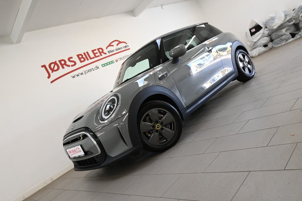 MINI Cooper SE Essential 3d