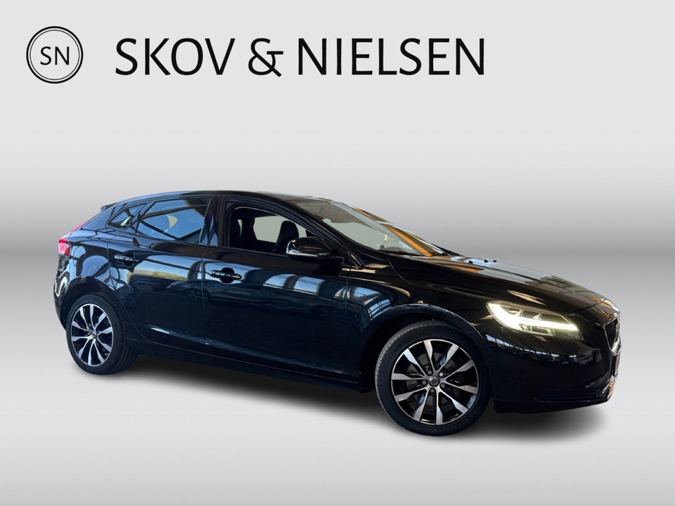 Volvo V40 2,0 D3 150 Momentum 5d