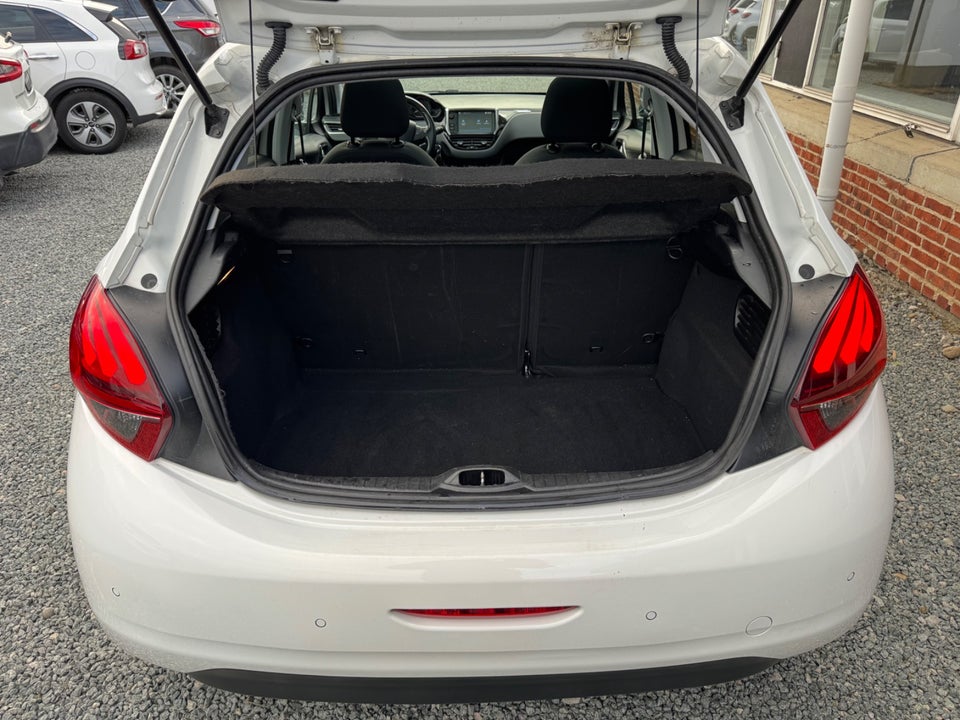 Peugeot 208 1,6 BlueHDi 100 Allure Sky 5d