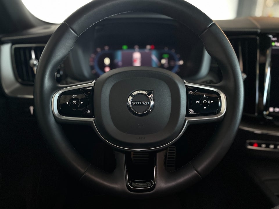 Volvo XC60 2,0 T6 ReCharge R-Design aut. AWD 5d