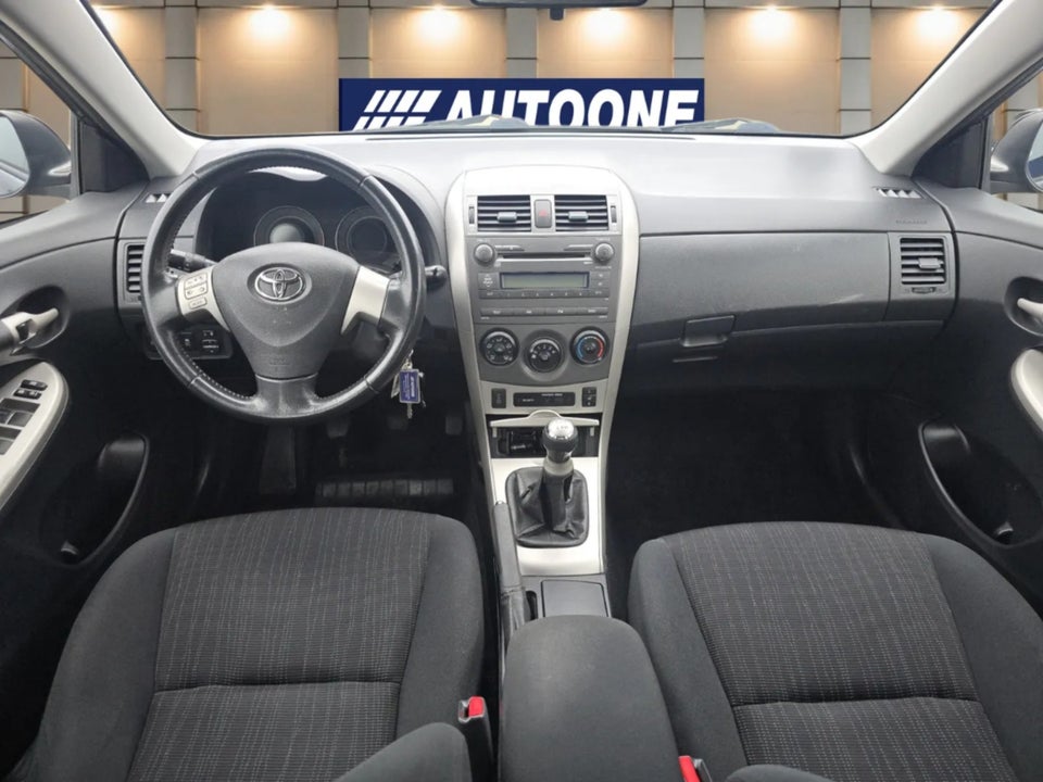 Toyota Corolla 1,4 D-4D Terra 4d