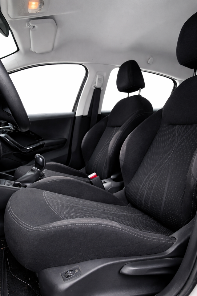 Peugeot 208 1,6 e-HDi 92 Active 5d