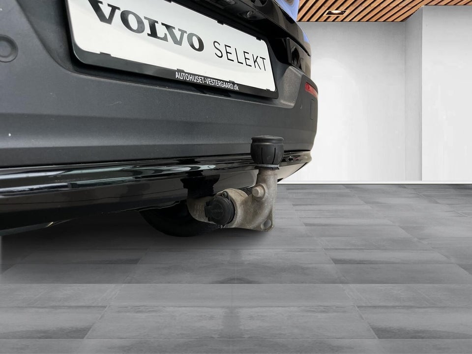 Volvo XC40 ReCharge Extended Range Plus 5d
